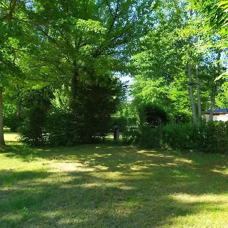 Campsite Paris Ile Du Roi 2*
